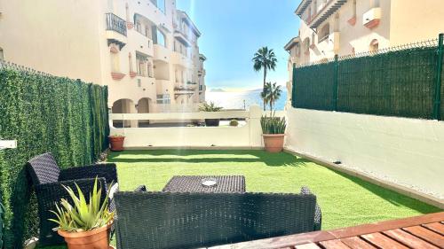 The pearl of Pinacho - Beach front & swimming pool