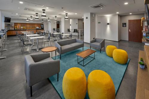 Χώρος καθιστικού στο City Express by Marriott Ensenada