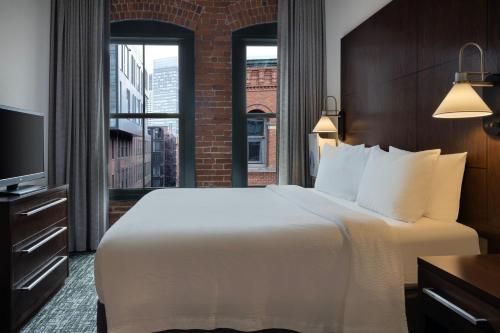 Residence Inn by Marriott Boston Downtown Seaport Image