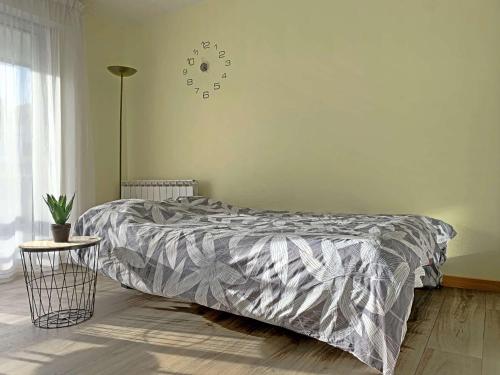 Posteľ alebo postele v izbe v ubytovaní Studio Cabine avec Balcon, Proche Plage et Commerces - FR-1-646-37