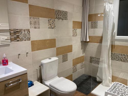 Ένα μπάνιο στο Chambres d'hôtes Les Ouches