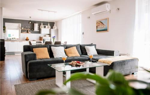 Stunning Home In Sibenik