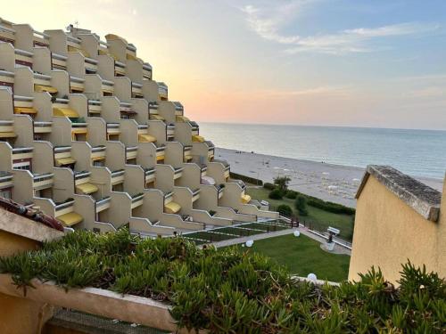 SE012 - Senigallia, monolocale fronte mare al residence Piramidi