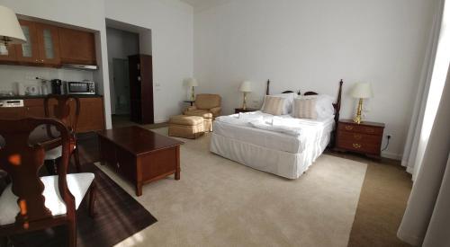 Posteľ alebo postele v izbe v ubytovaní OPERA16 Guestrooms