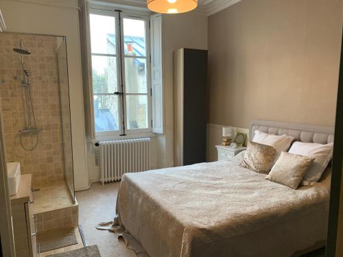 Photo de la galerie de l'établissement Appartement idéalement placé confortable et cosy à 800 m du Château, à Versailles