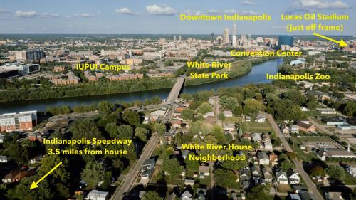 Gallery image of 5 mins to Speedway! Walk to Zoo, WR park, IUPUI! in Indianapolis