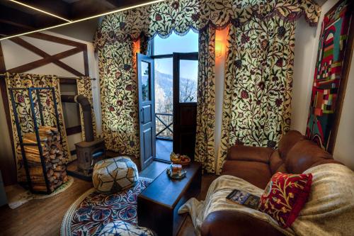 Khu vực ghế ngồi tại Solomons Gray