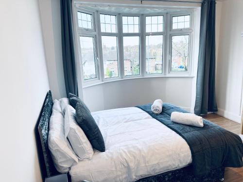 Impeccable 3-Bed House in Nottingham – Photos 3