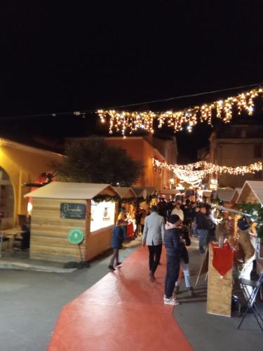 Photo de la galerie de l'établissement Nuit aimable, à Biot
