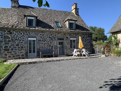 Gîte Saint-Bonnet-de-Salers, 4 pièces, 6 personnes - FR-1-742-527