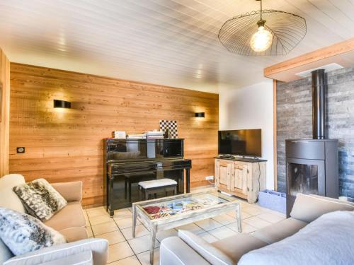 Chalet familial confortable 7 pers, 800m des pistes, terrasse, parking, WiFi, équipements modernes