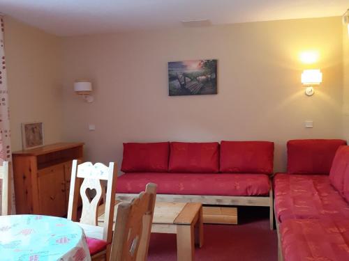 Appartement spacieux, ski aux pieds avec balcon, 5 pers