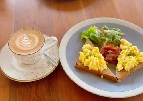 Možnosti snídaně pro hosty v ubytování Two Bedroom Villa in Bingin Beach