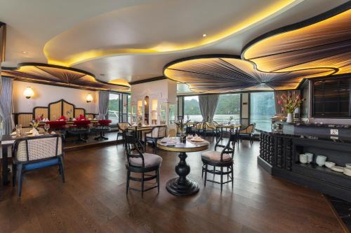 Restorāns vai citas vietas, kur ieturēt maltīti, naktsmītnē Lotus D'Orient Cruise