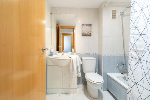 Vonios kambarys apgyvendinimo įstaigoje City loft Costa Brava Encantador apartamento Figueres