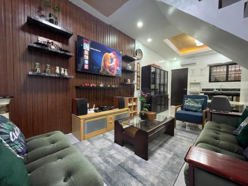 Home in Pampanga, 3 bedroom houseにあるシーティングエリア