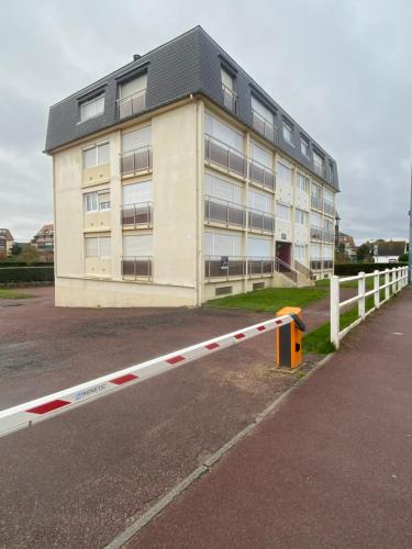 Budynek, w którym mieści się apartament