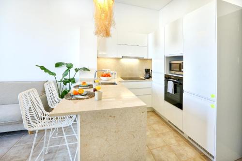 Hot Breeze Apartment
