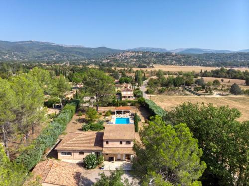 Villa de 277m² climatisée avec piscine chauffée à Fayence