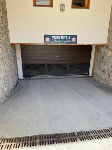 Photo de la galerie de l'établissement Les Orres 1800 - Appartement t1 bis pieds des pistes - accès piscine - parking privé, aux Orres