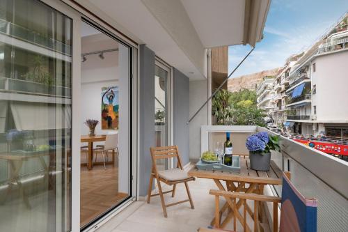 Modern Apartment in Acropolis Area