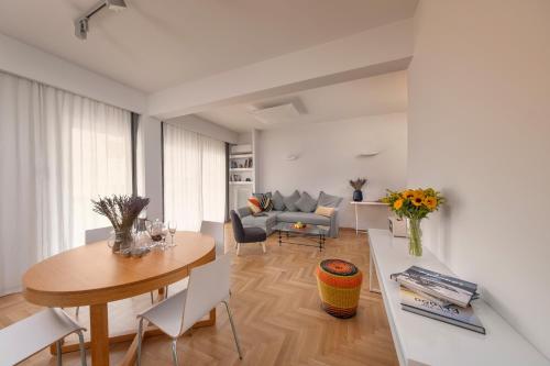 Modern Apartment in Acropolis Area