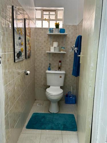 Een badkamer bij Cade Homes 1