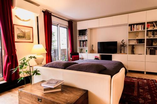 Paris-Daumesnil - Grand 2 pièces de charme sur jardin - 61m2, pour 4p - Large 4 star charming 1 BR apt for 4 with AC - Classement Officiel 4 étoiles