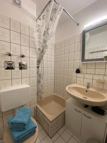 Ett badrum på Einzimmerwohnung in Kassel Mitte