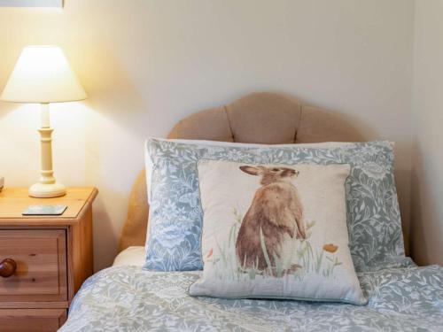 Postel nebo postele na pokoji v ubytování 2 Bed in Fowey LTBUZ