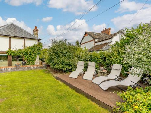 Κήπος έξω από το 4 Bed in Oswestry 88850