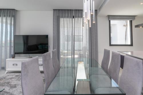 Luxury 2BR Seaviews - Santa Barbara Heights