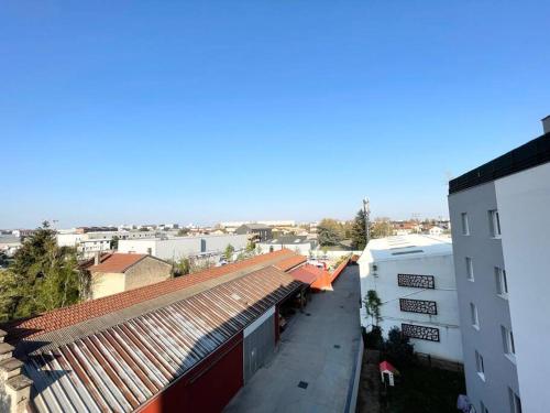 Photo de la galerie de l'établissement Grand appartement calme et lumineux, à Villeurbanne