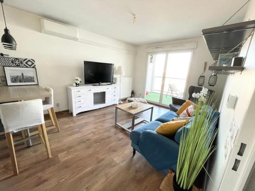 Photo de la galerie de l'établissement Grand appartement calme et lumineux, à Villeurbanne