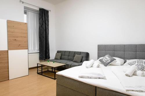 Royal-Haven Apartment