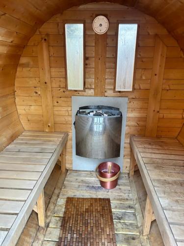 Spa und/oder Wellnesseinrichtungen in der Unterkunft Huge Mansion w/ Hot Tub, Sauna and more!