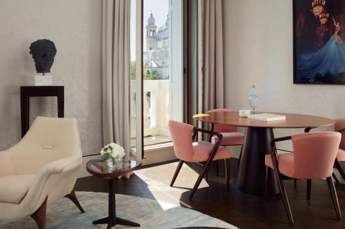 Posezení v ubytování The St. Regis Venice