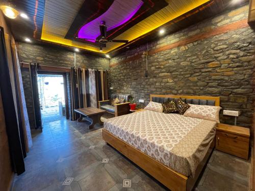 Postel nebo postele na pokoji v ubytování Nature Villaas BASA HOMESTAY