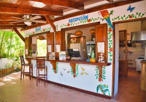 Restoran atau tempat lain untuk makan di Samara Pacific Lodge