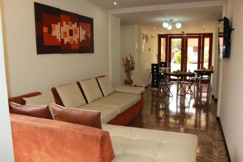 Posezení v ubytování Hotel Las Mercedes Airport-Quito