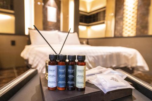 New Cheonji Hotelにあるベッド