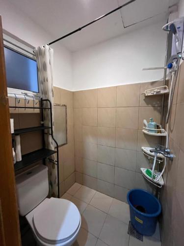 Ванная комната в CJ’sstaycation in Lapu Lapu
