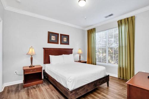 Spacious, Updated, 2 Bedroom Condo in Gated Resort Community photo 3