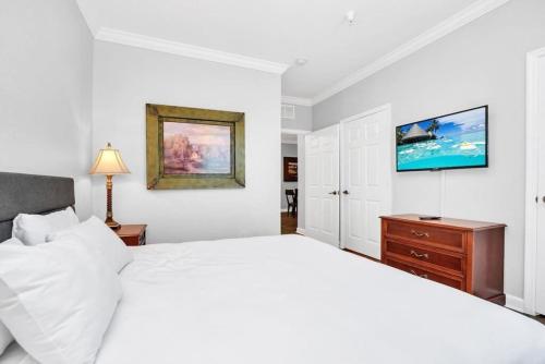 Spacious, Updated, 2 Bedroom Condo in Gated Resort Community photo 9