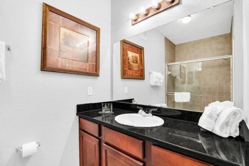 Spacious, Updated, 2 Bedroom Condo in Gated Resort Community photo 4