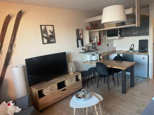 Photo de la galerie de l'établissement Orcière-Merlette Studio 2-4 pers au calme exposé plein sud et à 5mn à pied des remontées mécaniques, à Orcières