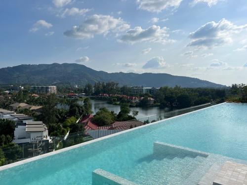 Modern 2-bedroom Apartments with washer in Skypark Laguna Bang Tao