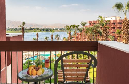 Un balcón o terraza en Pyramisa Hotel Luxor