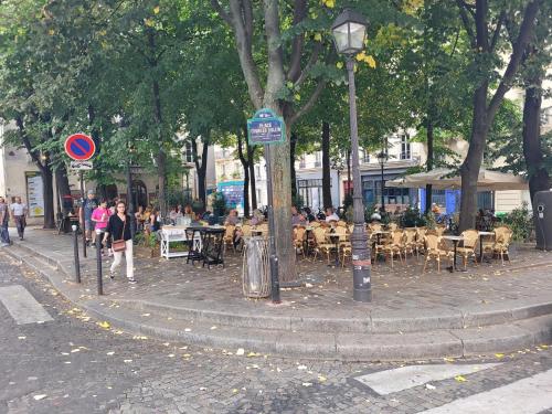 Studio bien équipé au calme à Montmartre