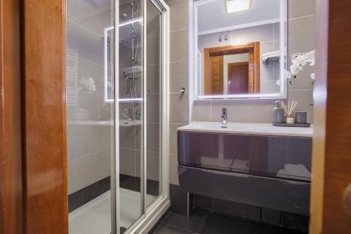Lovely Apartment in Gran Via Madrid